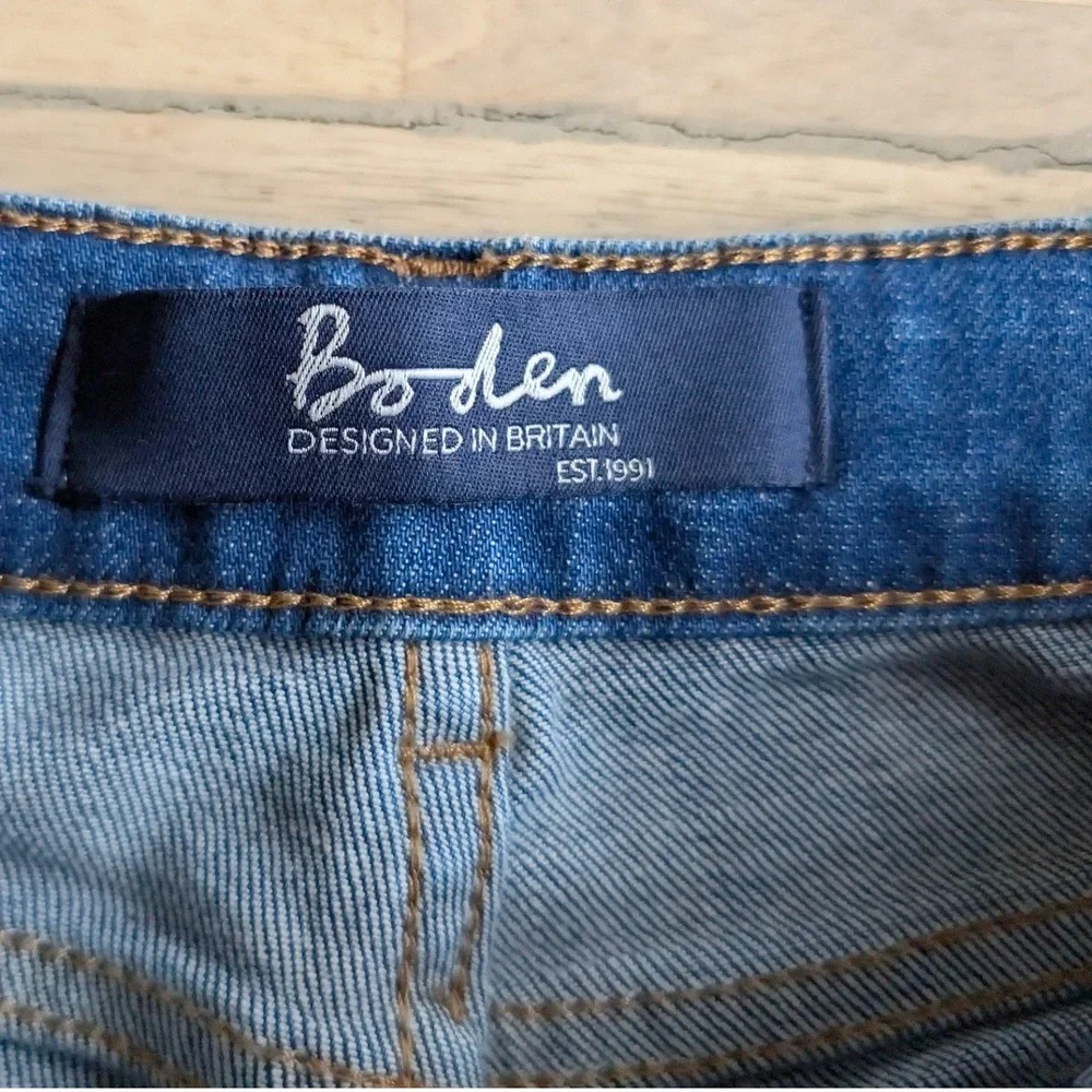 Boden The Cavendish Girlfriend Denim Jeans / Floral Embroidery NWOT Size 2 P‎
